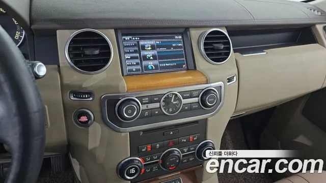 Land Rover Discovery 2015 thumb 12