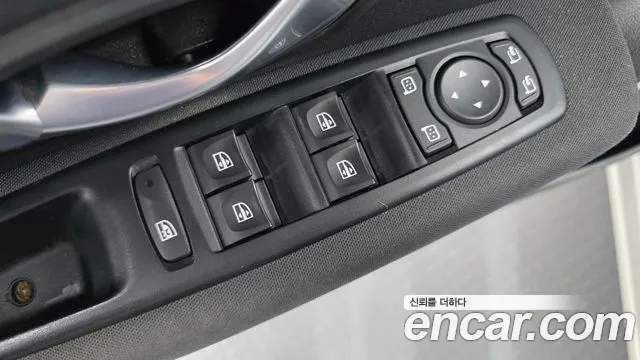 Renault-KoreaSamsung Fluence 2010 thumb 11
