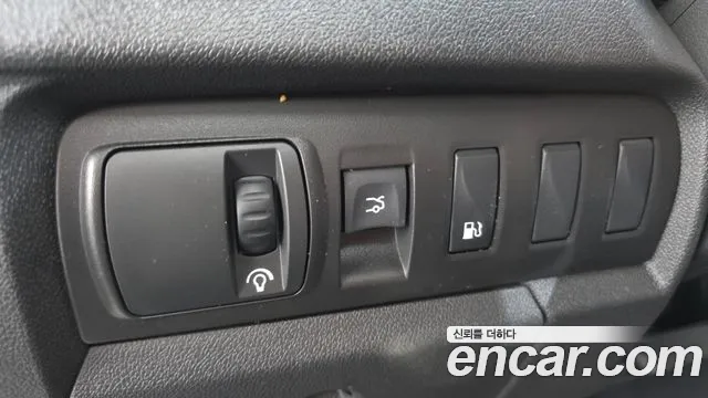 Renault-KoreaSamsung Fluence 2010 thumb 12