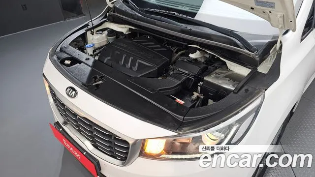 Kia Carnival 2019 thumb 6