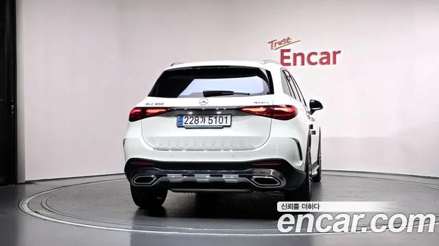 Mercedes-Benz GLC 2024 thumb 4