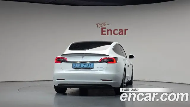 Tesla Model 3 2020 thumb 3