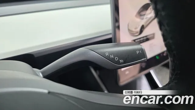 Tesla Model 3 2020 thumb 8