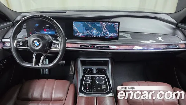 BMW 7-Series 2024 thumb 6