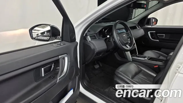 Land Rover Discovery Sport 2019 thumb 10