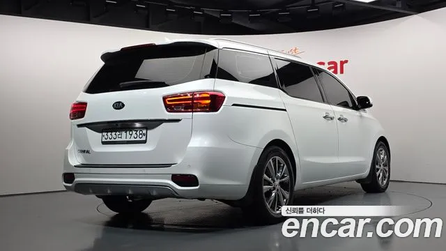 Kia Carnival 2020 thumb 2