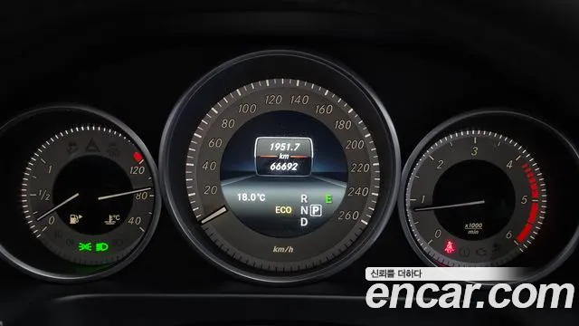 Mercedes-Benz E-Класс 2015 thumb 7
