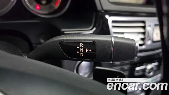 Mercedes-Benz E-Класс 2015 thumb 8