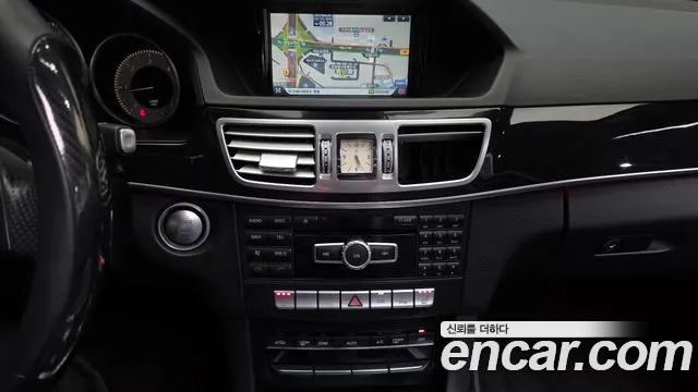 Mercedes-Benz E-Класс 2015 thumb 12
