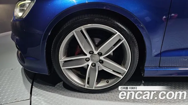 Audi A3 2015 thumb 4