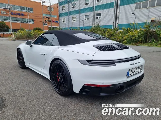 Porsche 911 2023 thumb 5
