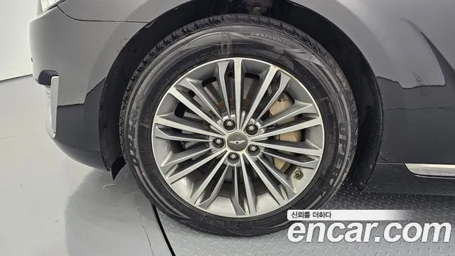 Genesis G90 2016 thumb 5