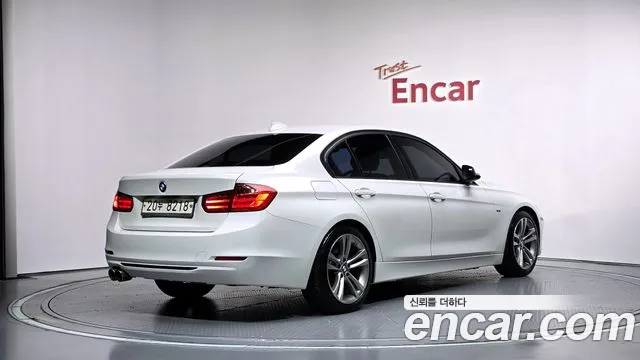 BMW 3-Series 2015 thumb 2