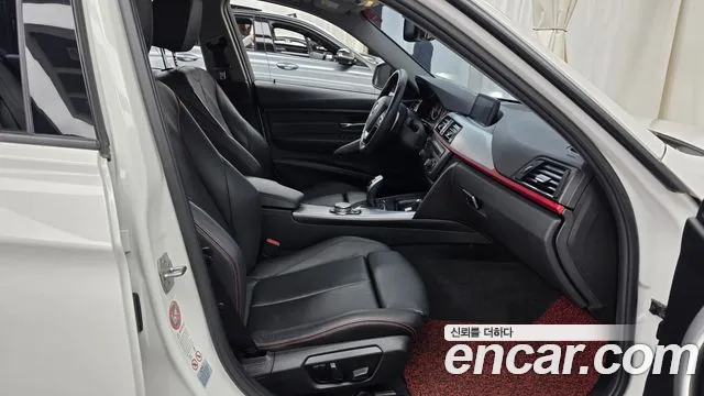 BMW 3-Series 2015 thumb 11