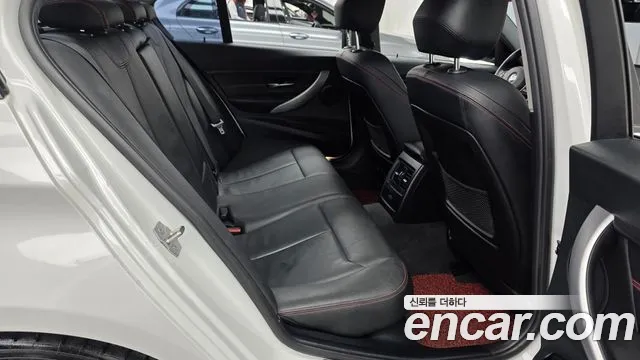 BMW 3-Series 2015 thumb 12