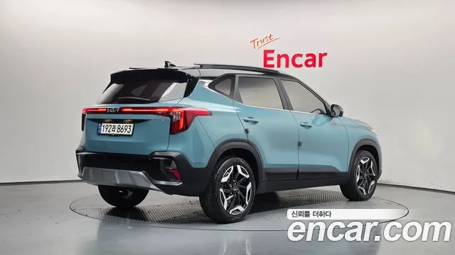 Kia Seltos 2024 thumb 2
