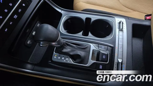 Kia Carnival 2023 thumb 8