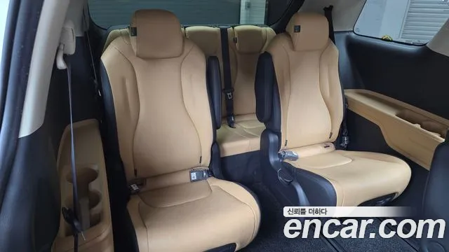 Kia Carnival 2023 thumb 11