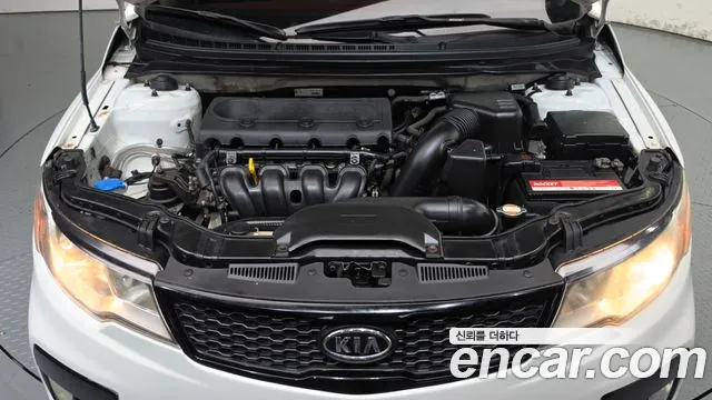 Kia Carens 2011 thumb 6
