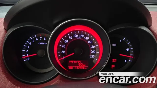 Kia Carens 2011 thumb 8