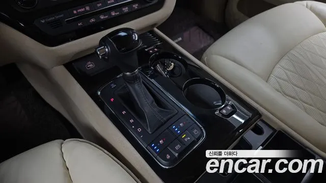 Kia Carnival 2015 thumb 8