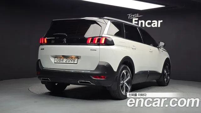 Peugeot 5008 2018 thumb 2