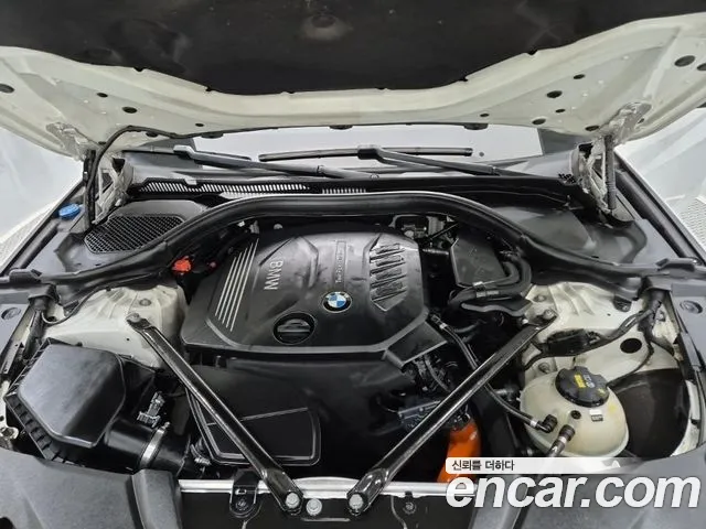 BMW 5-Series 2017 thumb 5