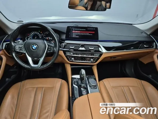 BMW 5-Series 2017 thumb 7