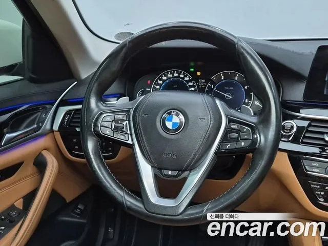 BMW 5-Series 2017 thumb 9