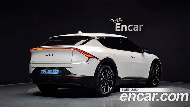Kia EV6 2023 thumb 2
