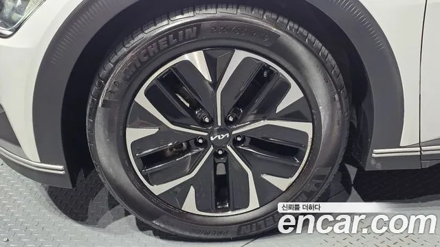 Kia EV6 2023 thumb 5