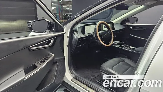 Kia EV6 2023 thumb 10