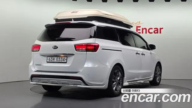 Kia Carnival 2016 thumb 2