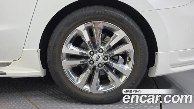 Kia Carnival 2016 thumb 5
