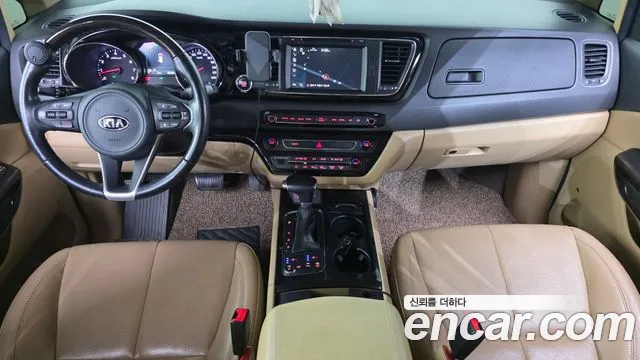 Kia Carnival 2016 thumb 7