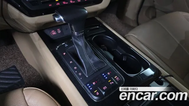 Kia Carnival 2016 thumb 9