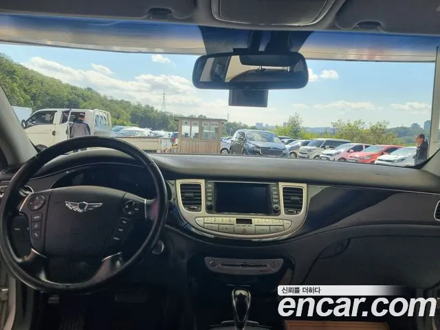 Hyundai Genesis 2011 thumb 6