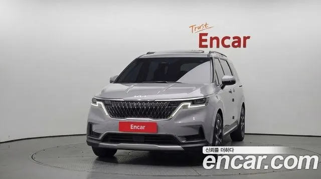 Kia Carnival 2023 thumb 3
