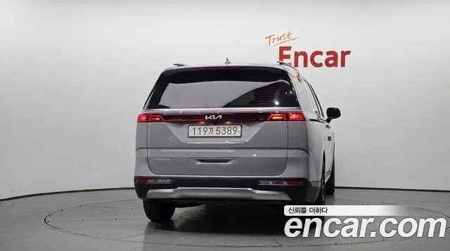 Kia Carnival 2023 thumb 4