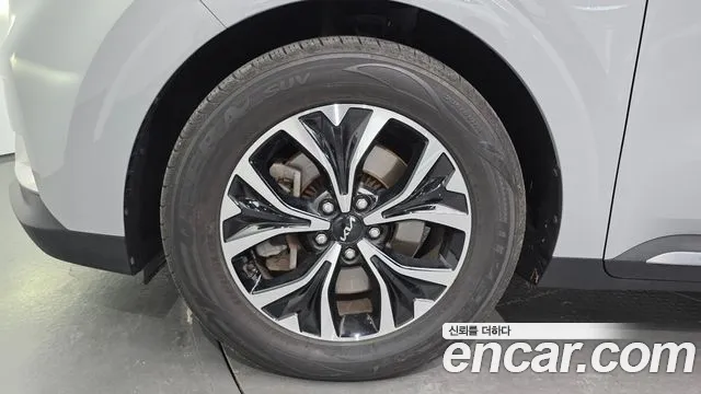 Kia Carnival 2023 thumb 5