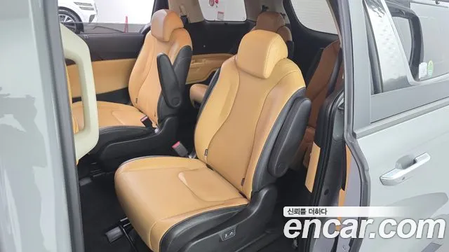 Kia Carnival 2023 thumb 11