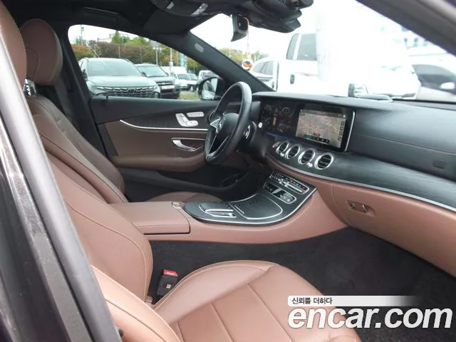 Mercedes-Benz E-Класс 2023 thumb 10