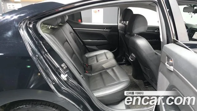 Hyundai Avante 2016 thumb 12