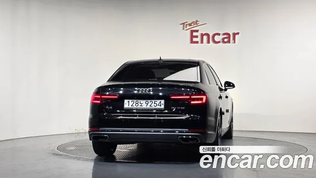 Audi A4 2019 thumb 4