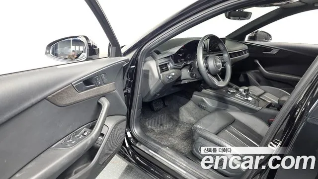 Audi A4 2019 thumb 10