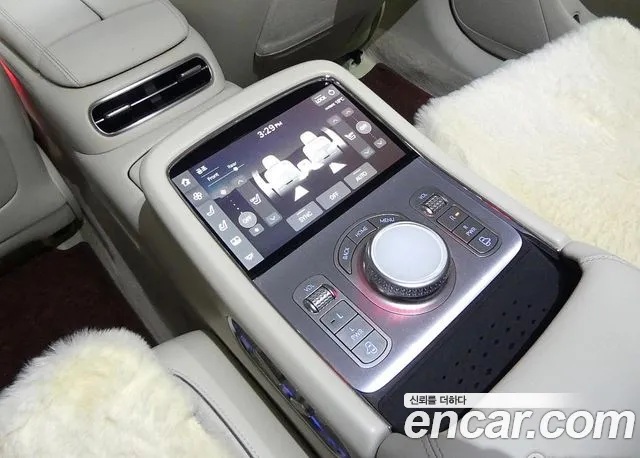 Genesis G90 2022 thumb 12