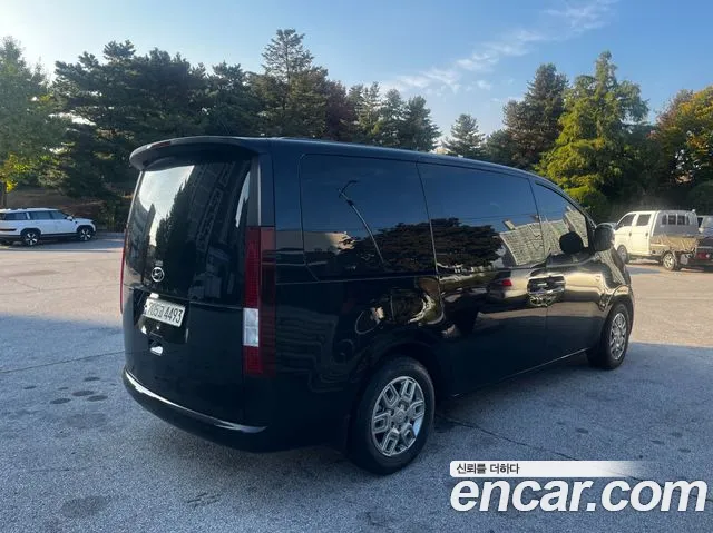 Hyundai Staria 2024 thumb 3