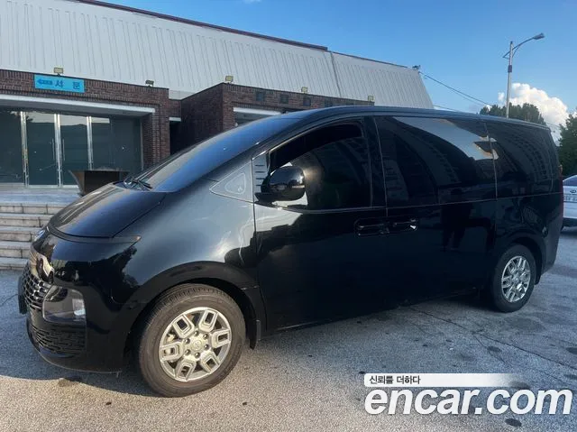 Hyundai Staria 2024 thumb 4