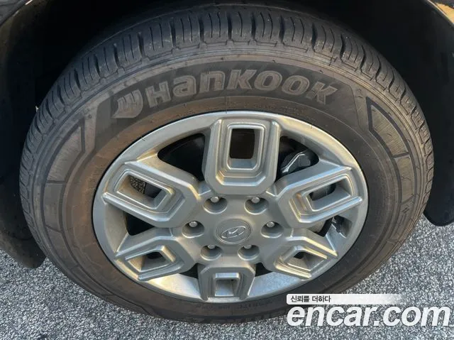 Hyundai Staria 2024 thumb 5