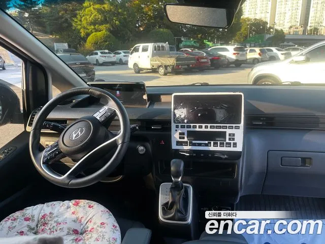 Hyundai Staria 2024 thumb 6